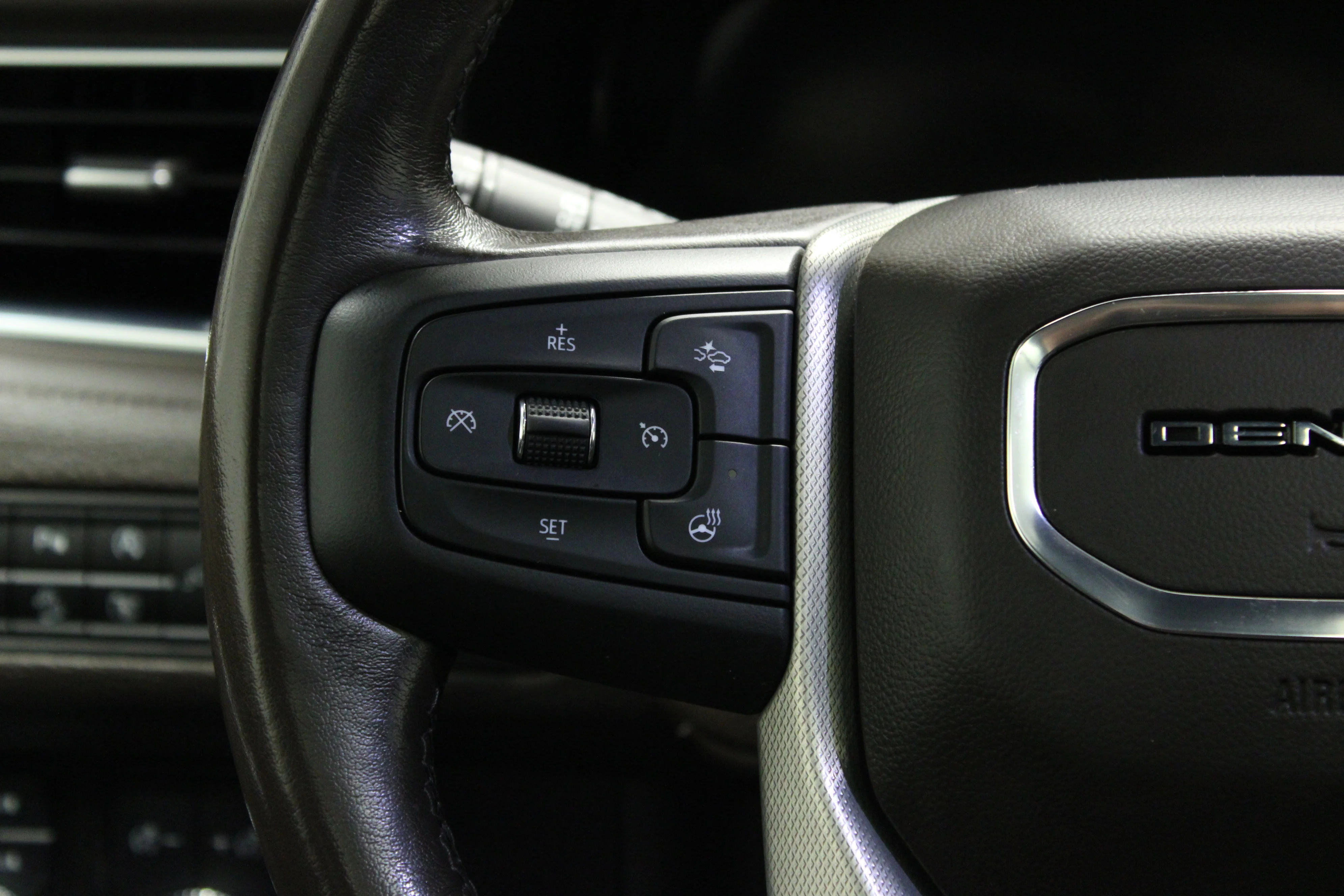 Used 2022 Summit White GMC Denali image 24
