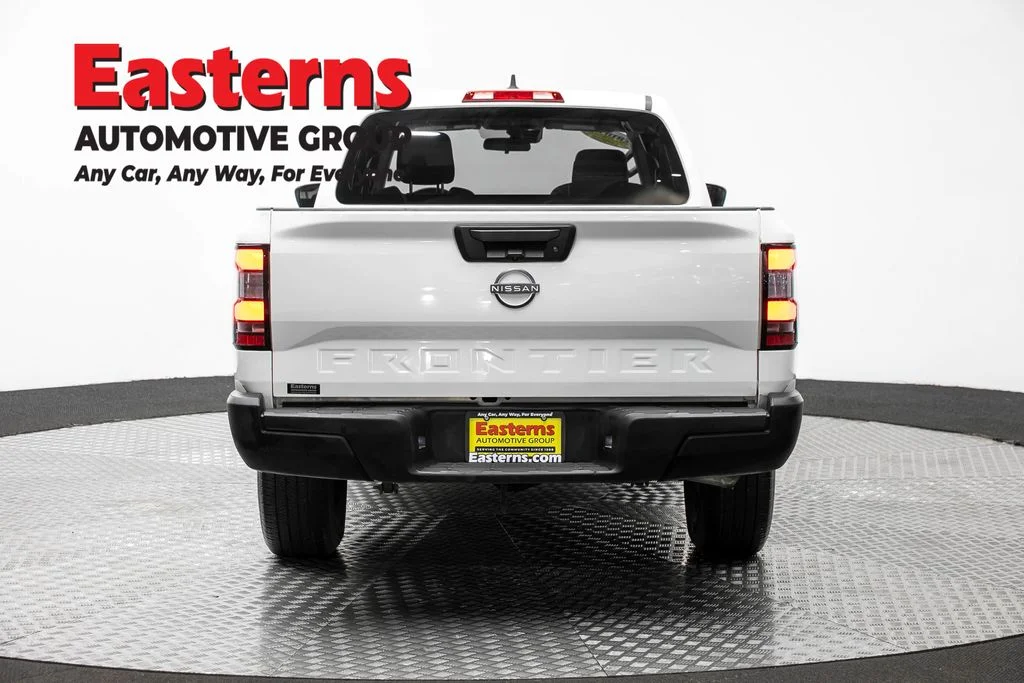 Used 2022 White Nissan S image 6
