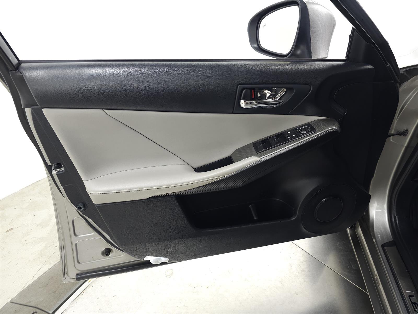 Used 2015 Atomic Lexus F SPORT image 10