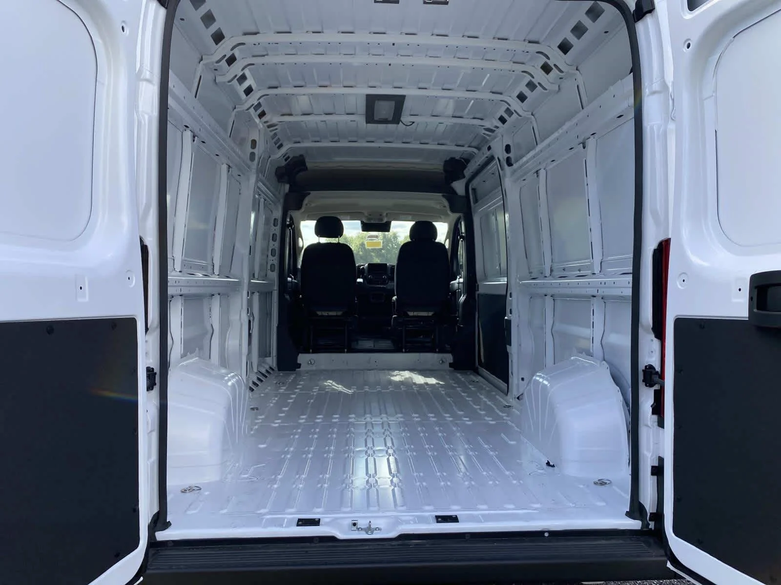 New 2026 Bright White Clear-Coat Exterior Paint Ram Tradesman image 8