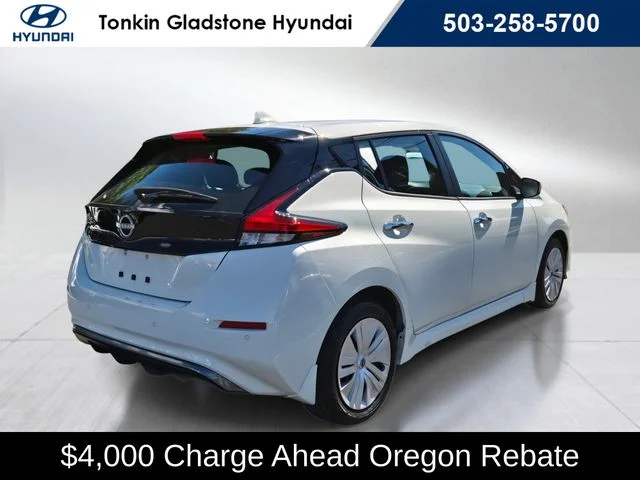 Used 2025 Glacier White Nissan S image 3