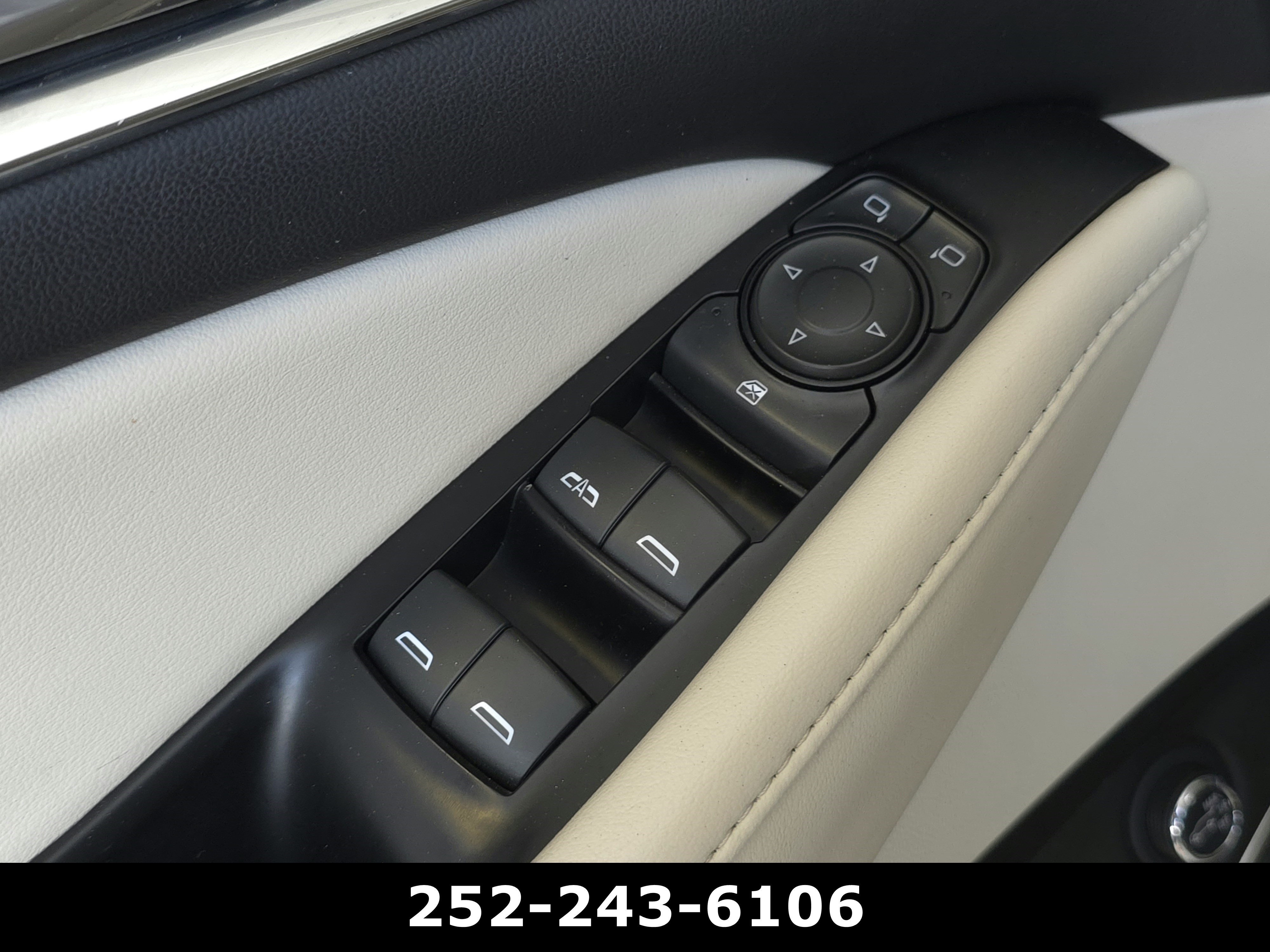 Used 2023 Summit White Buick Essence image 26