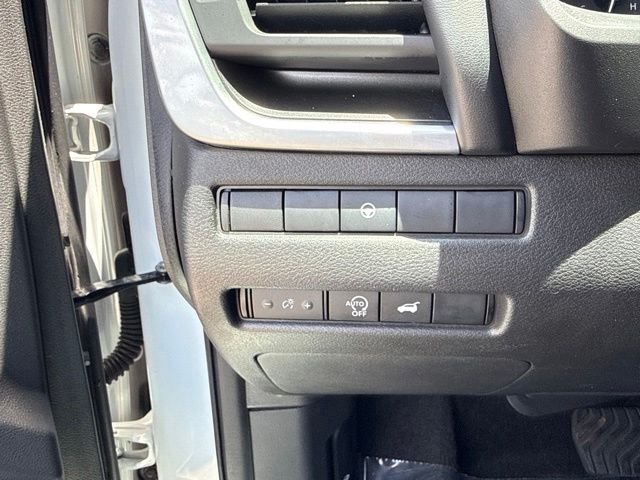 2024 Nissan Rogue SV - Photo 27