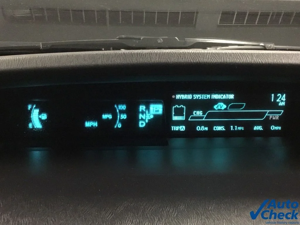 Used 2015 Silver Toyota Three image 50