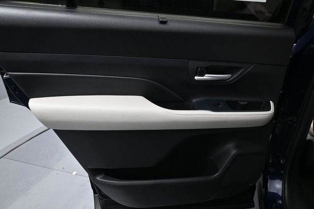 Used 2024  Toyota XLE image 9