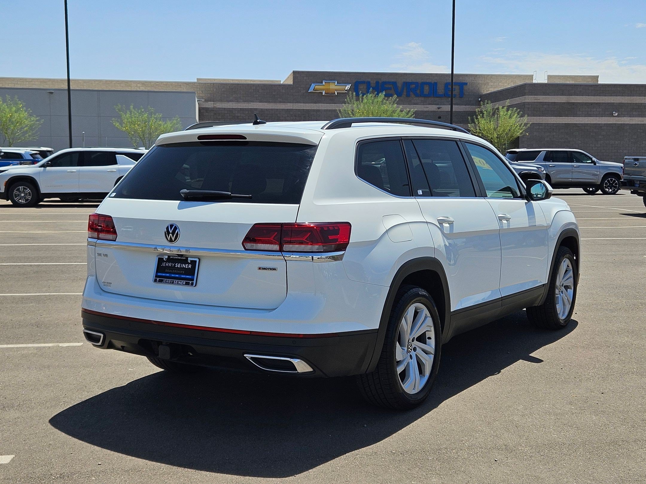 Used 2022 White Volkswagen 3.6L V6 SE w/Technology image 5