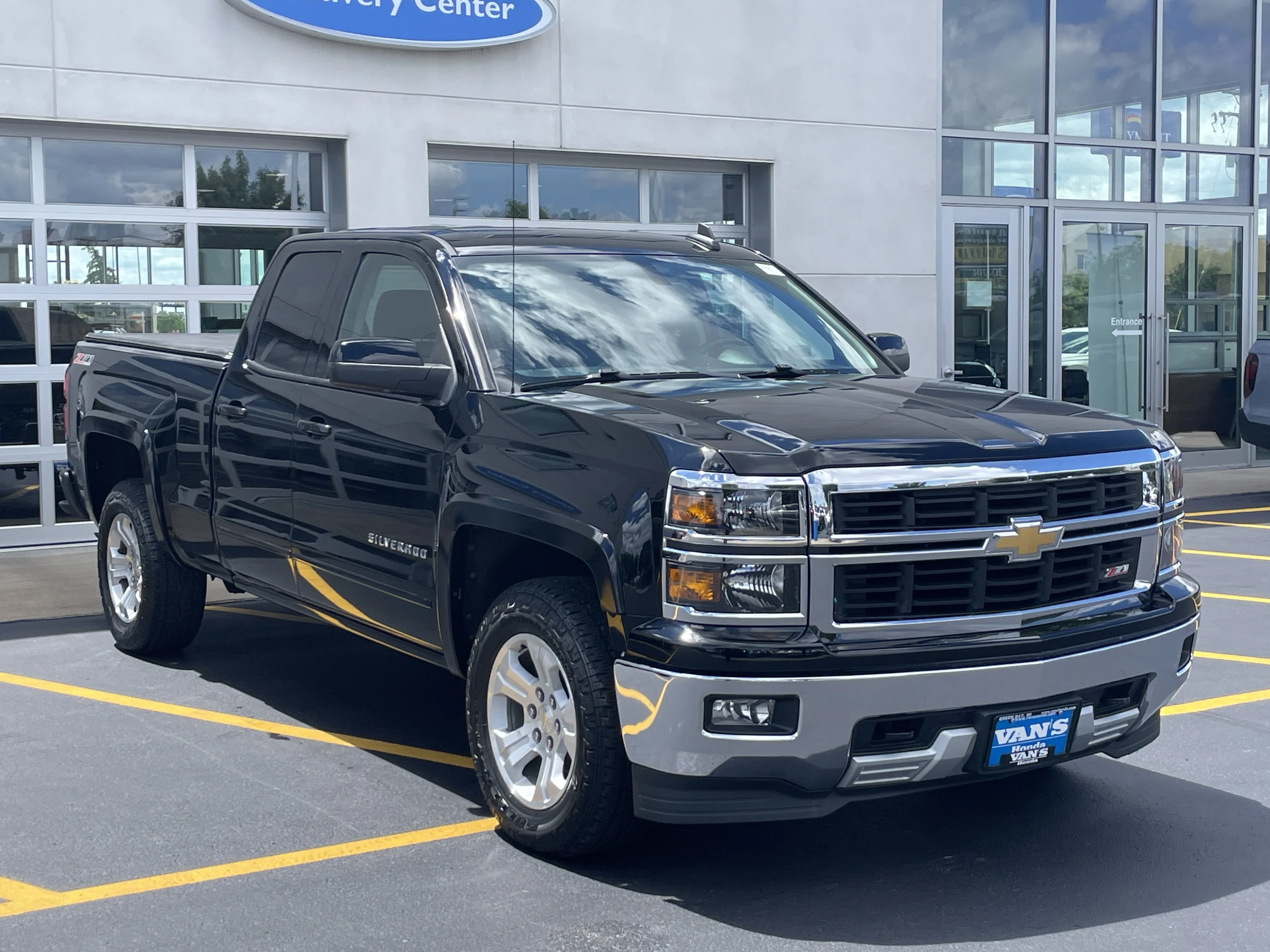 Used 2015 Black Chevrolet LT image 1