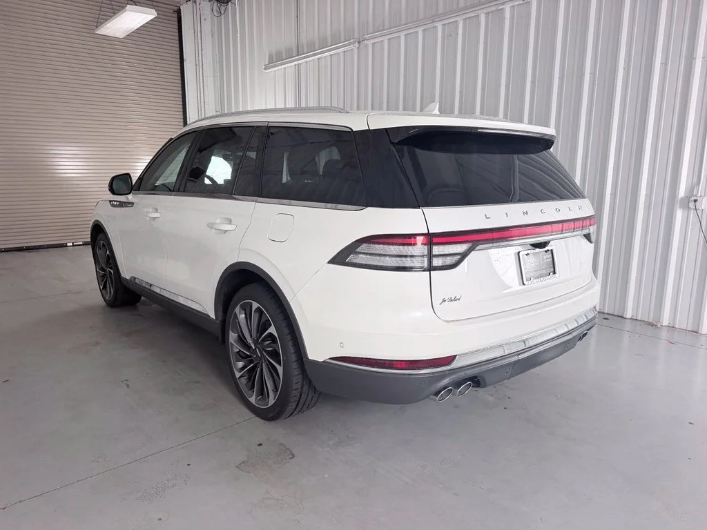 Used 2020 White Lincoln Reserve image 7