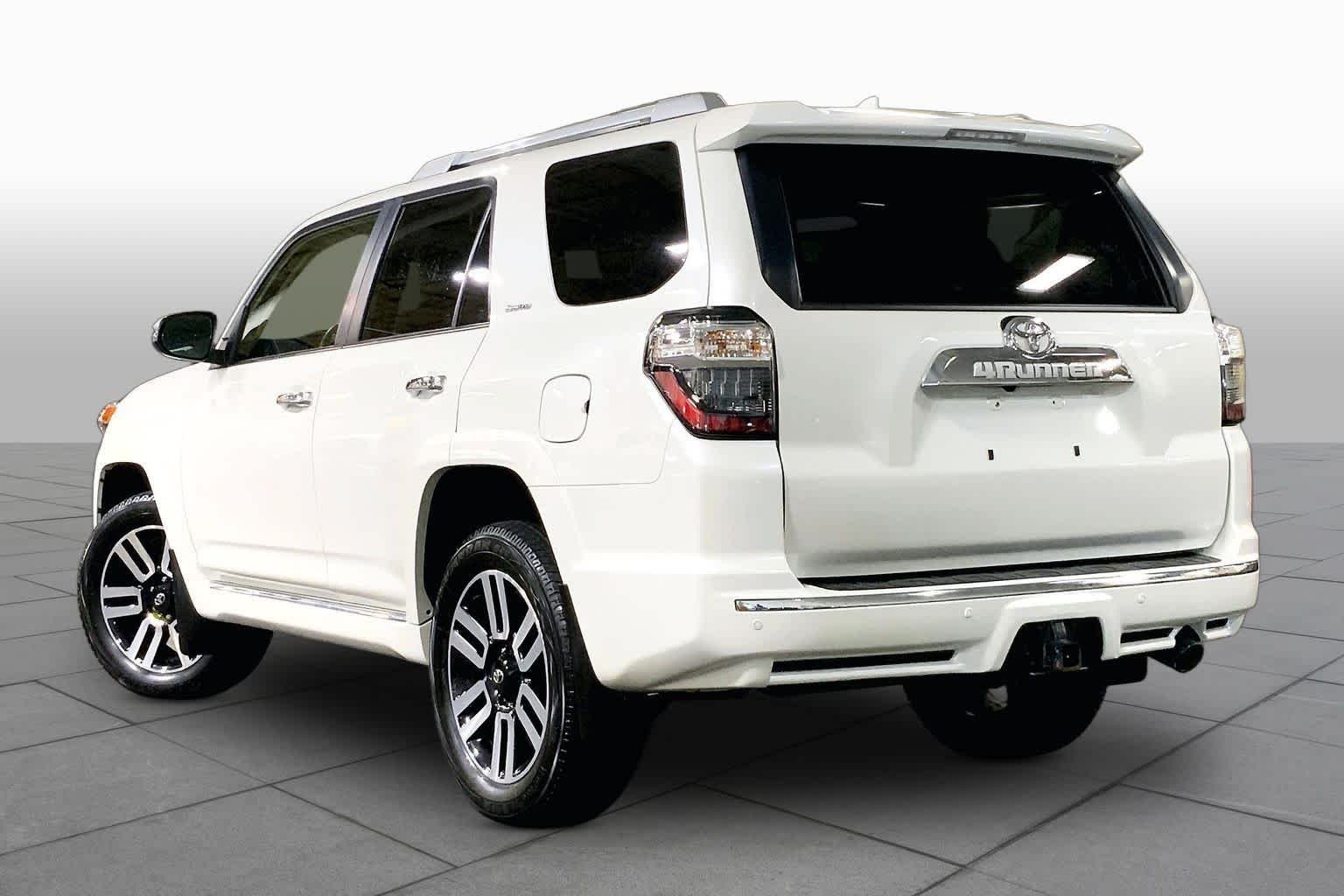 Used 2022 Blizzard Pearl Toyota Limited image 12