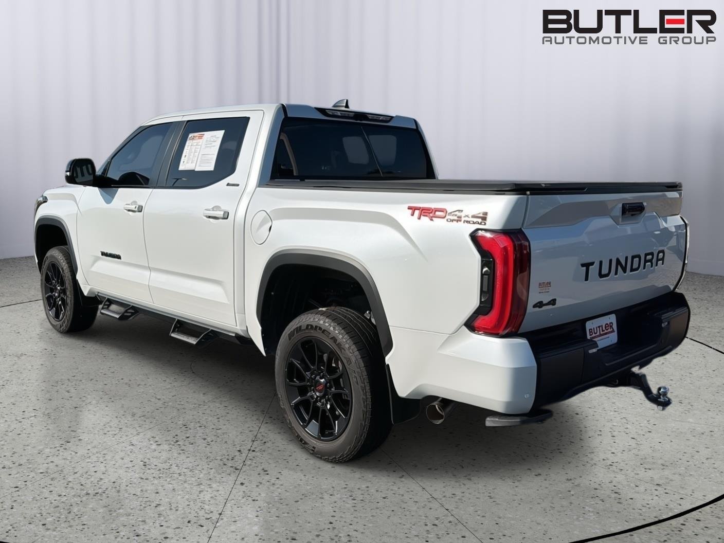 Used 2024 Wind Chill Pearl Toyota Limited image 4