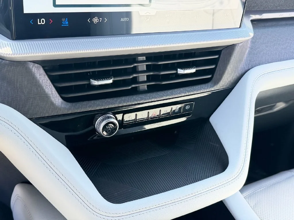 New 2027 Avalanche Gray Ford Platinum™ image 13