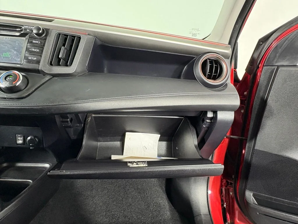 Used 2016 Red Toyota LE image 26