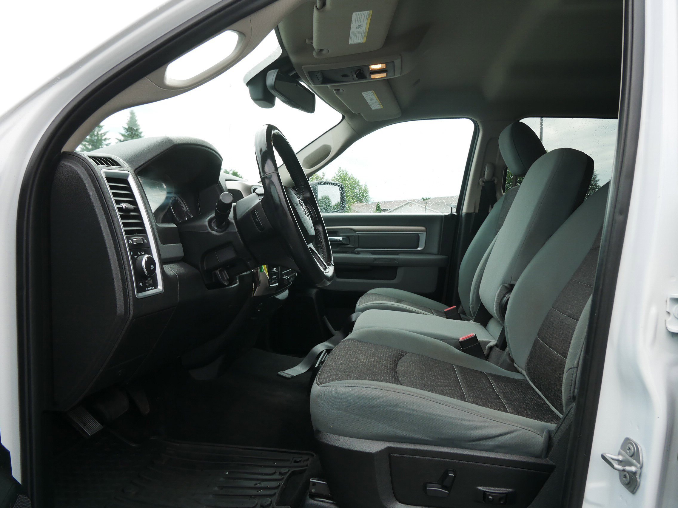 Used 2018 Bright White Clearcoat Ram SLT image 9