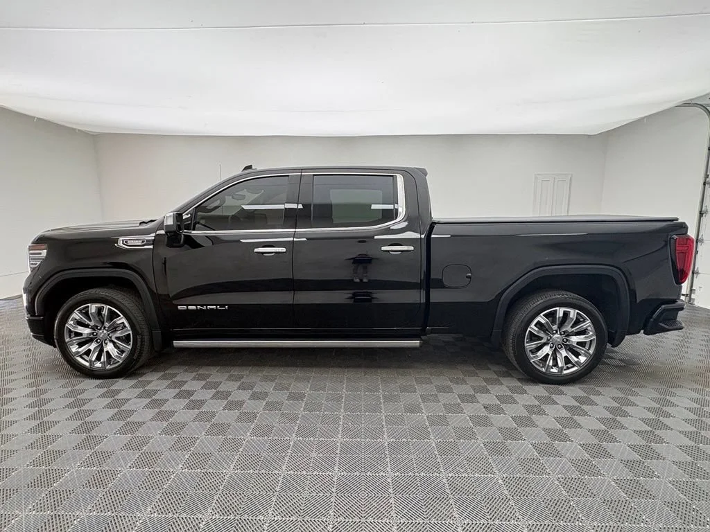 Used 2024 Onyx Black GMC Denali image 15