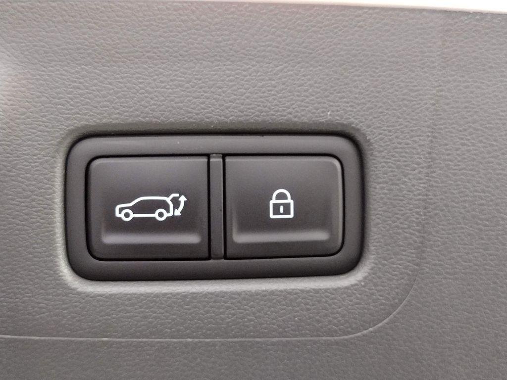 New 2026 White Hyundai SE image 20