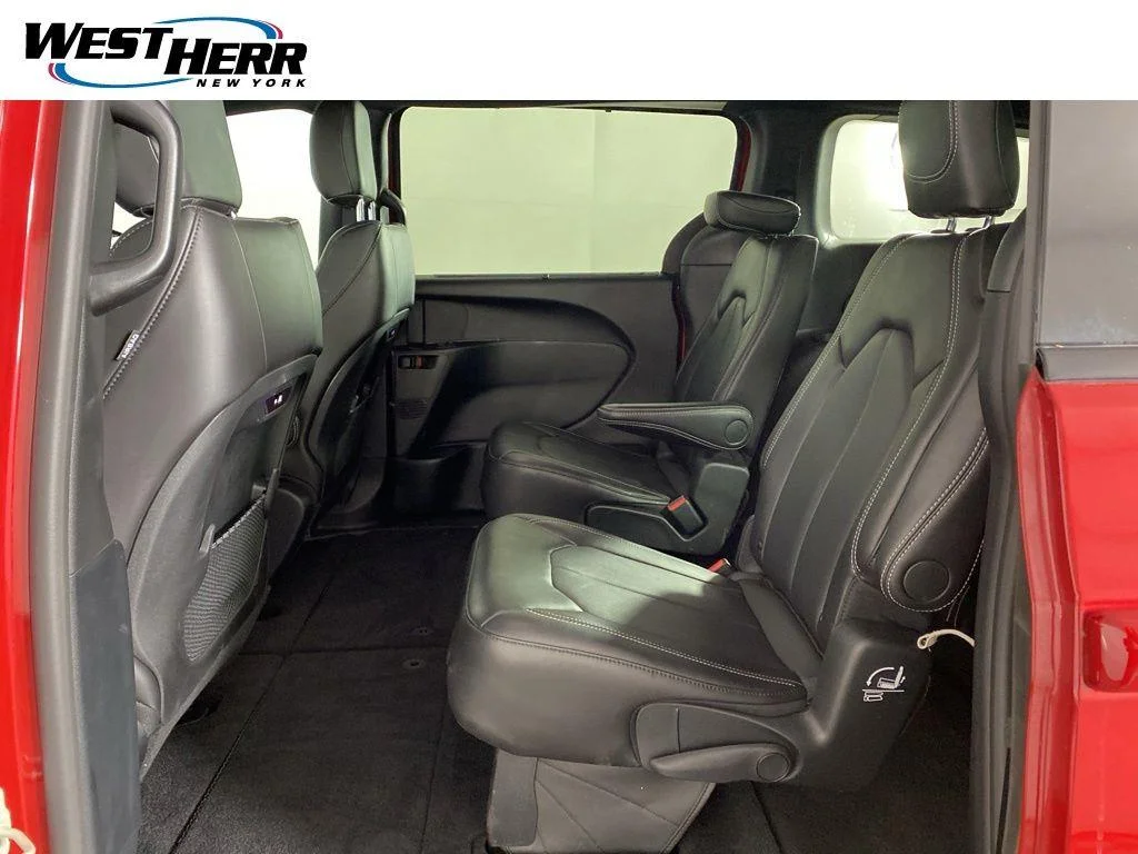 Used 2026 Red Hot Pearlcoat Chrysler Select image 16