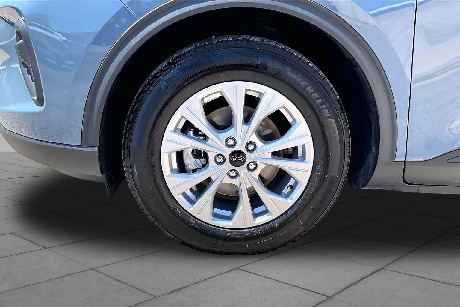 Used 2024 Vapor Blue Metallic Ford Active image 11