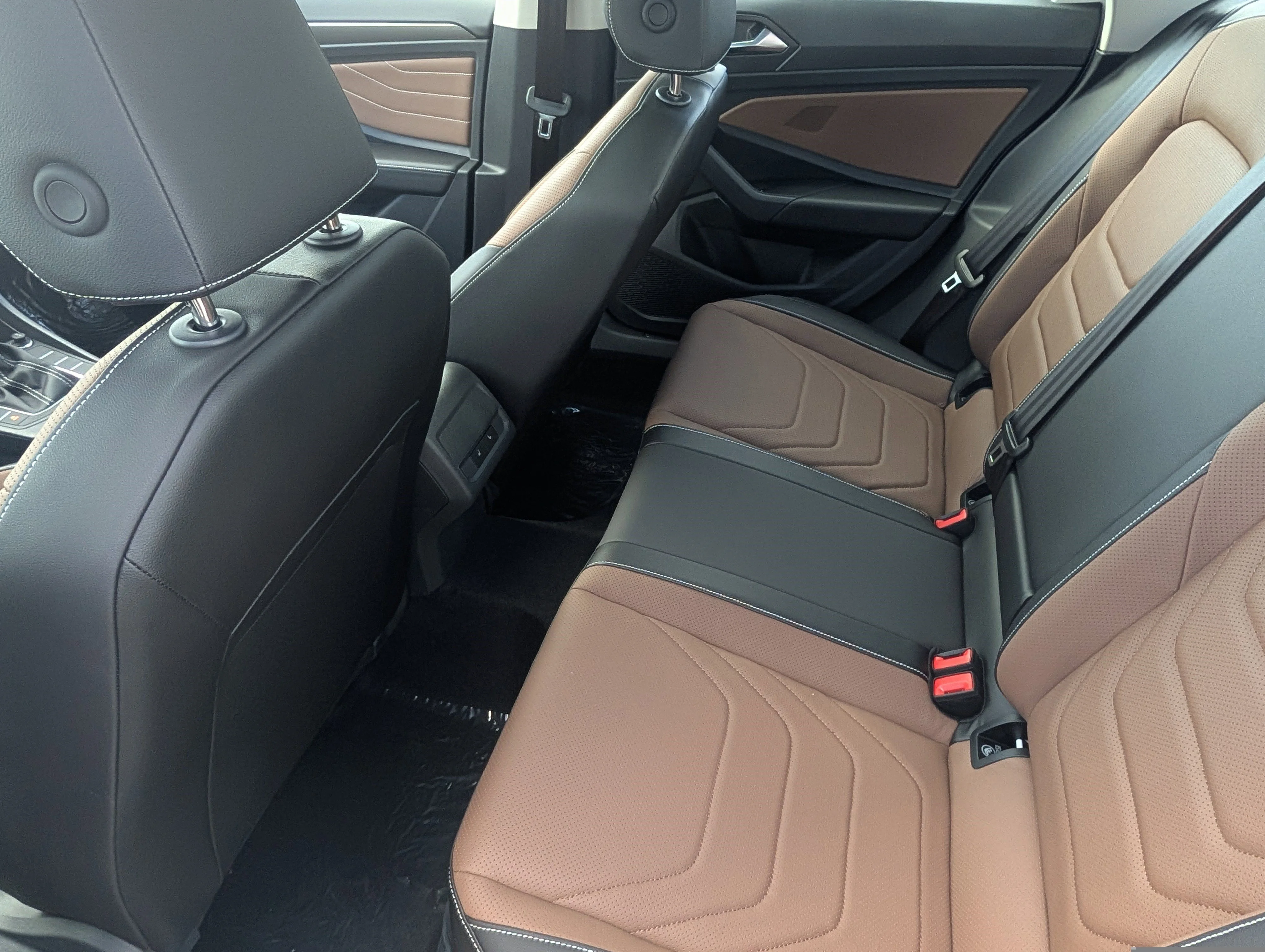 New 2026 Opal White Pearl Volkswagen SEL image 7