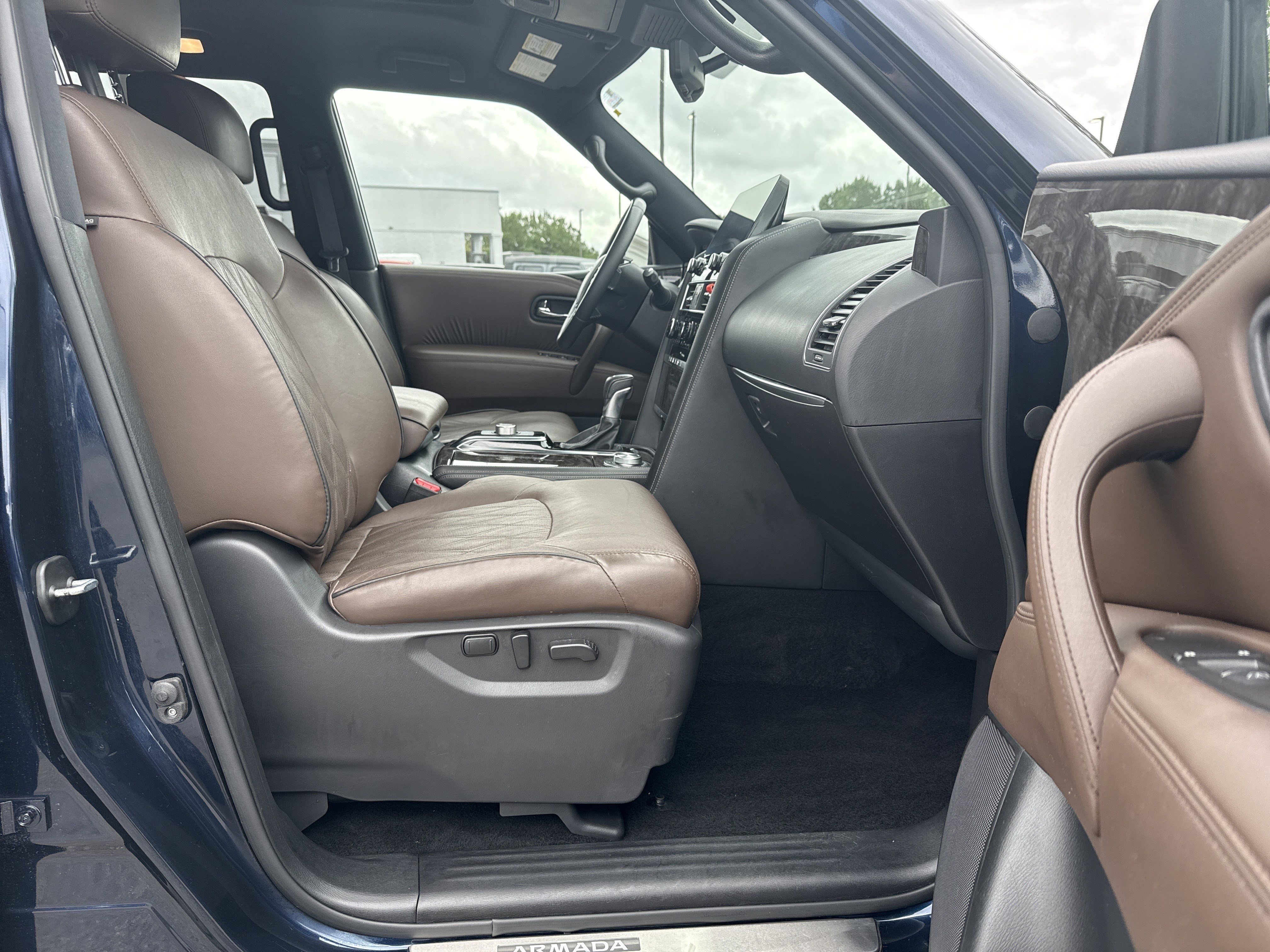 Used 2023 Hermosa Blue Pearl Nissan Platinum image 14