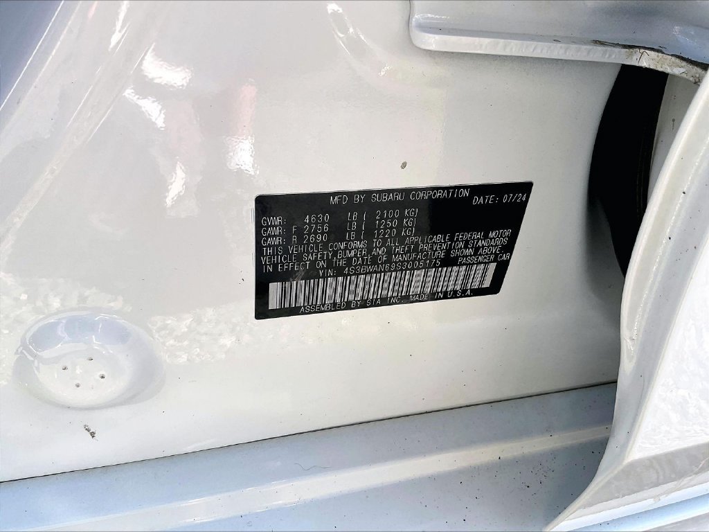 Used 2025 Crystal White Pearl Subaru Limited image 35