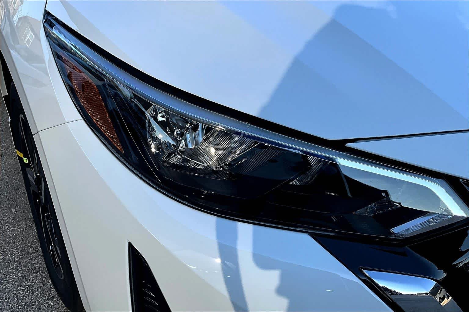 Certified Used 2025 Fresh Powder Nissan SV image 18