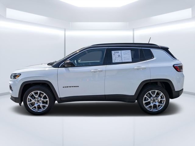 Used 2025 White Jeep Limited image 5