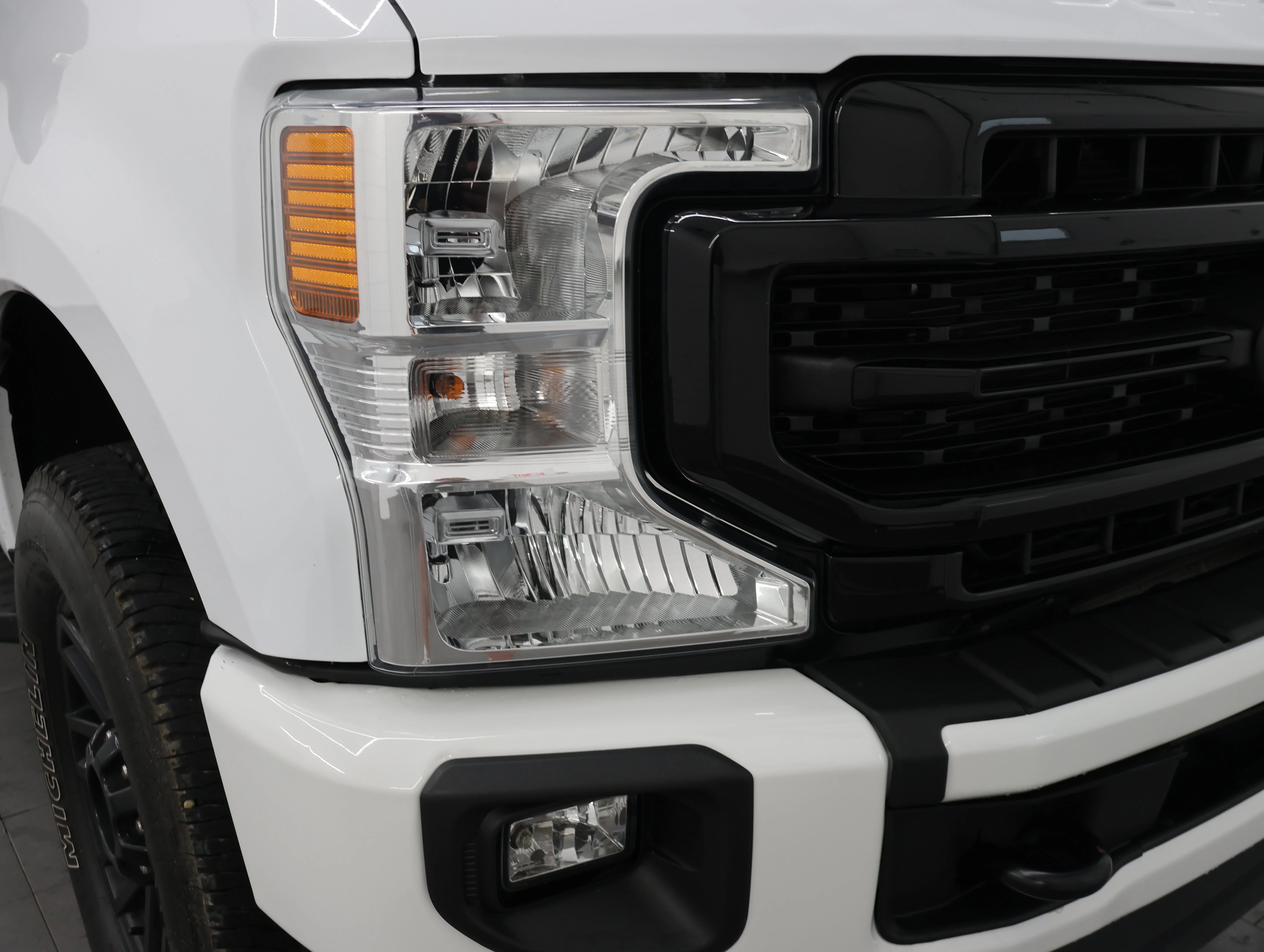 Used 2022 Oxford White Ford XLT image 21