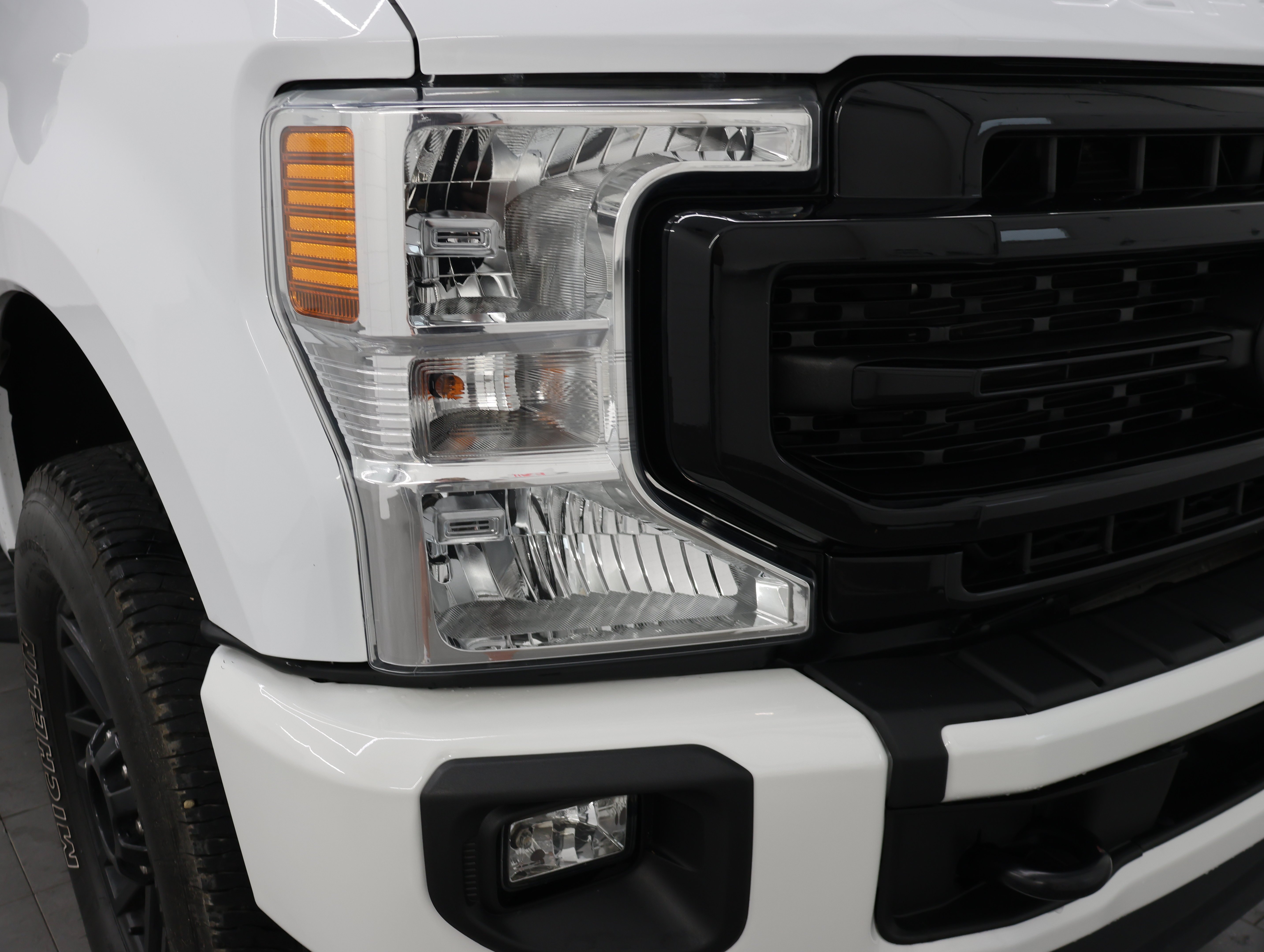 Used 2022 Oxford White Ford 4x4 Crew Cab XLT w/FX4: CREW-SHORT-XLT-6.7L DIESEL-FX4-NAVIGATION-4WD-1 OWNER image 21