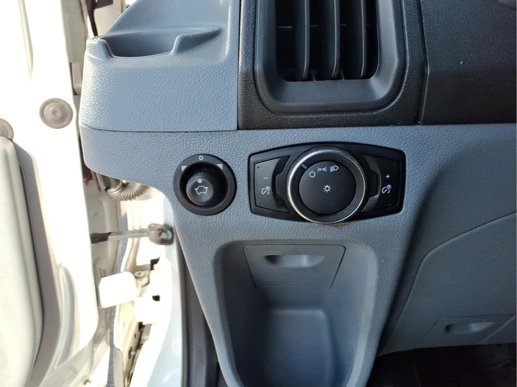 Used 2015 White Ford XL image 16