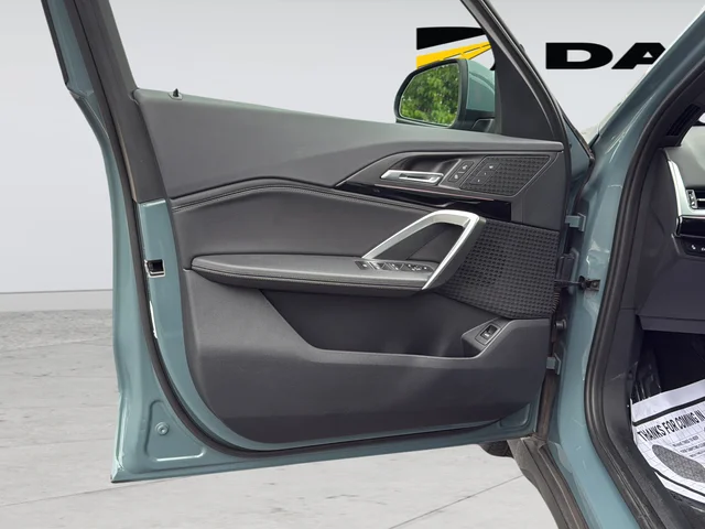 Used 2023 Green BMW xDrive28i image 30