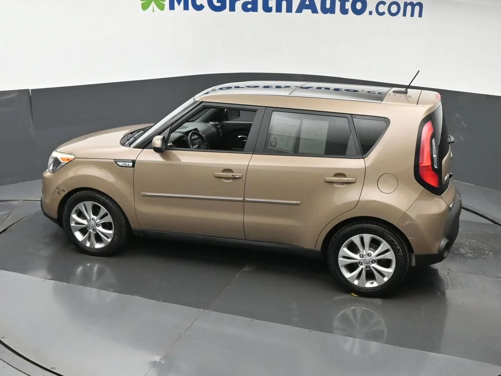 Used 2015 Brown Kia Plus image 23