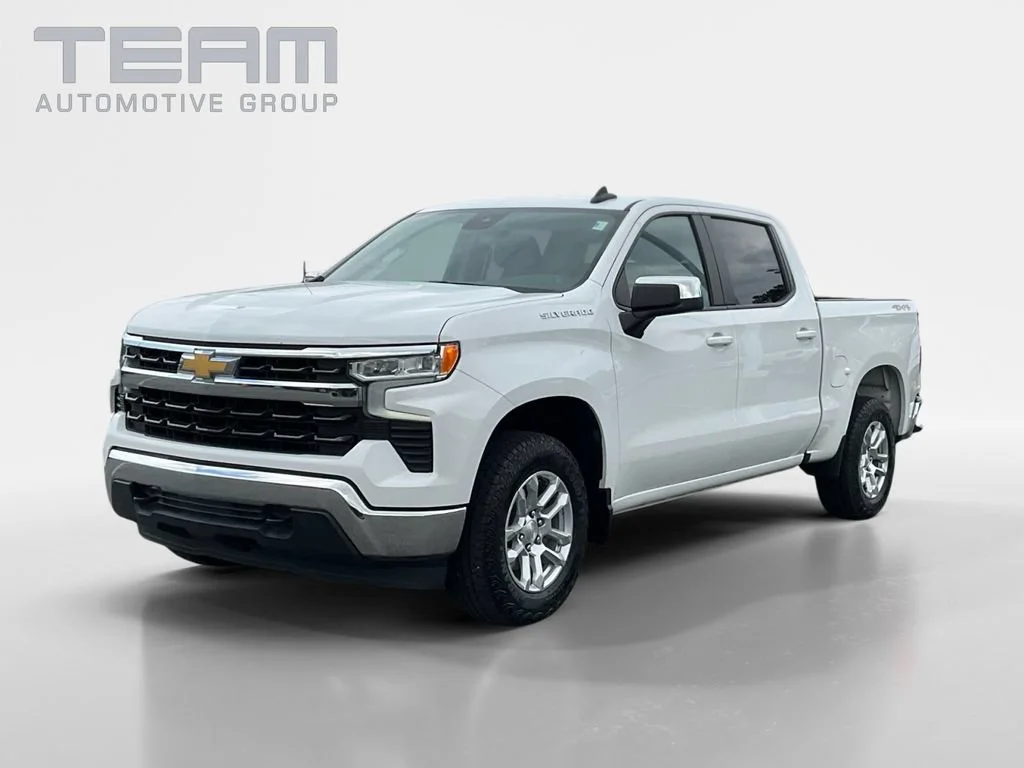 Used 2023 SUMMIT WHITE Chevrolet LT image 3
