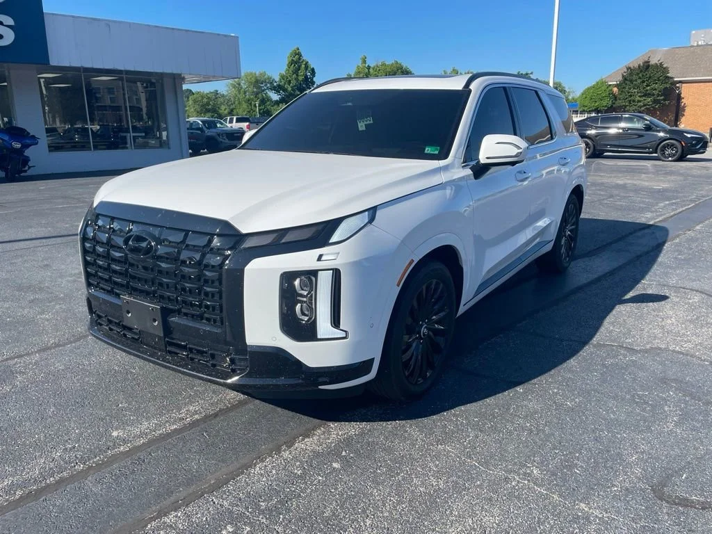 Used 2025 Hyper White Hyundai Calligraphy Night Edition image 3