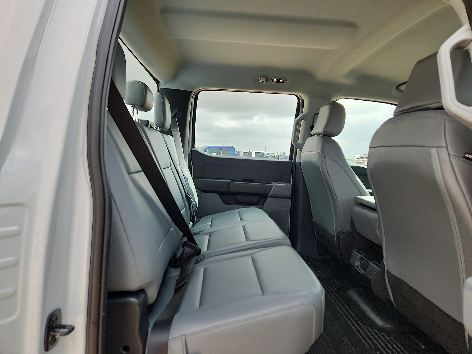 New 2026 Oxford White Ford F-250® XL image 19