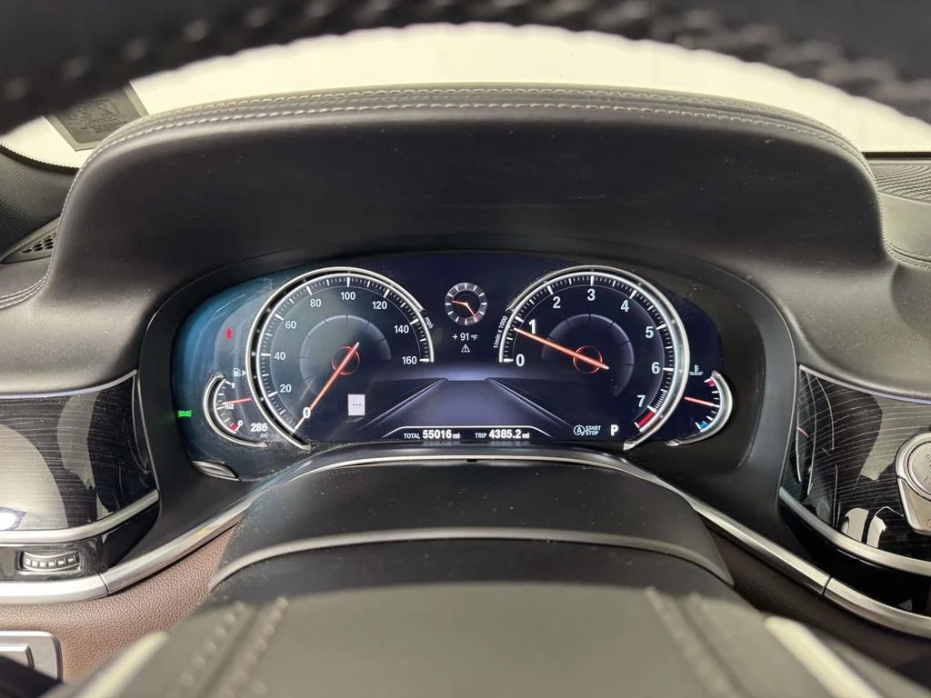 Used 2019 Black BMW 740i xDrive image 3