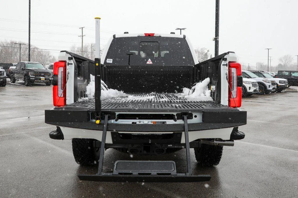 New 2026 Star White Metallic Tri-Coat Ford F-250® Platinum® image 16