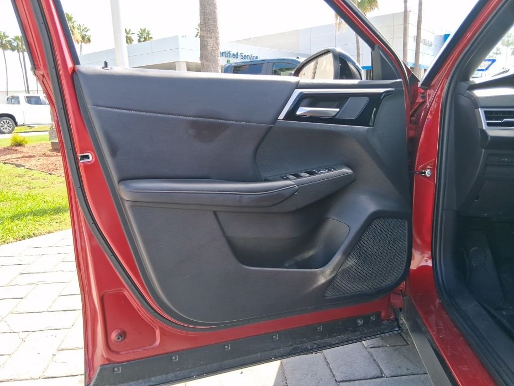 Used 2024  Mitsubishi SE image 14