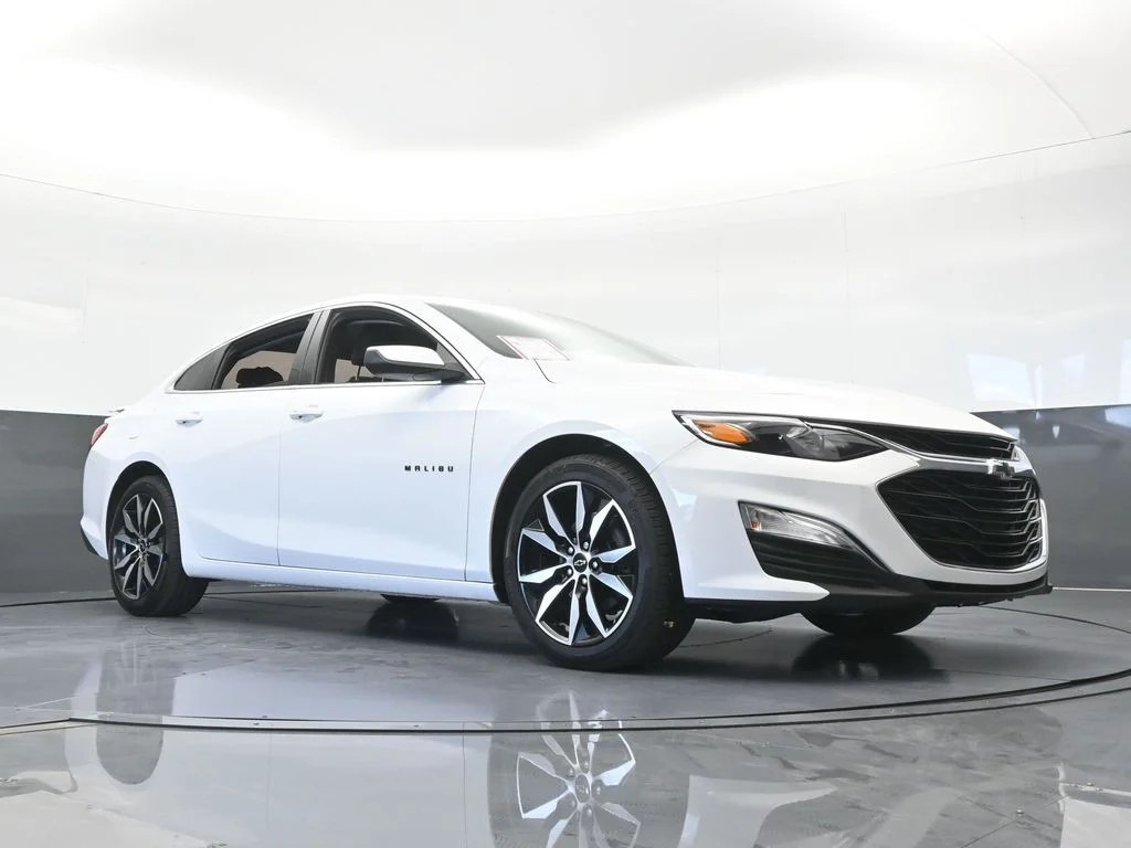 Used 2024 Summit White Chevrolet RS image 55
