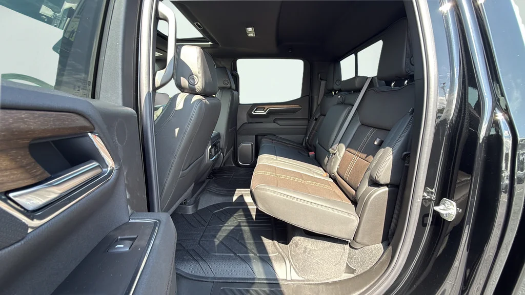 New 2026 Black Chevrolet High Country image 38