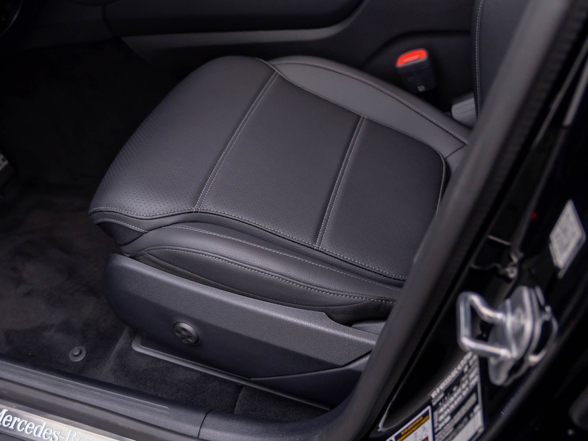 New 2027 Obsidian Black Metallic Mercedes-Benz GLC 300 image 60