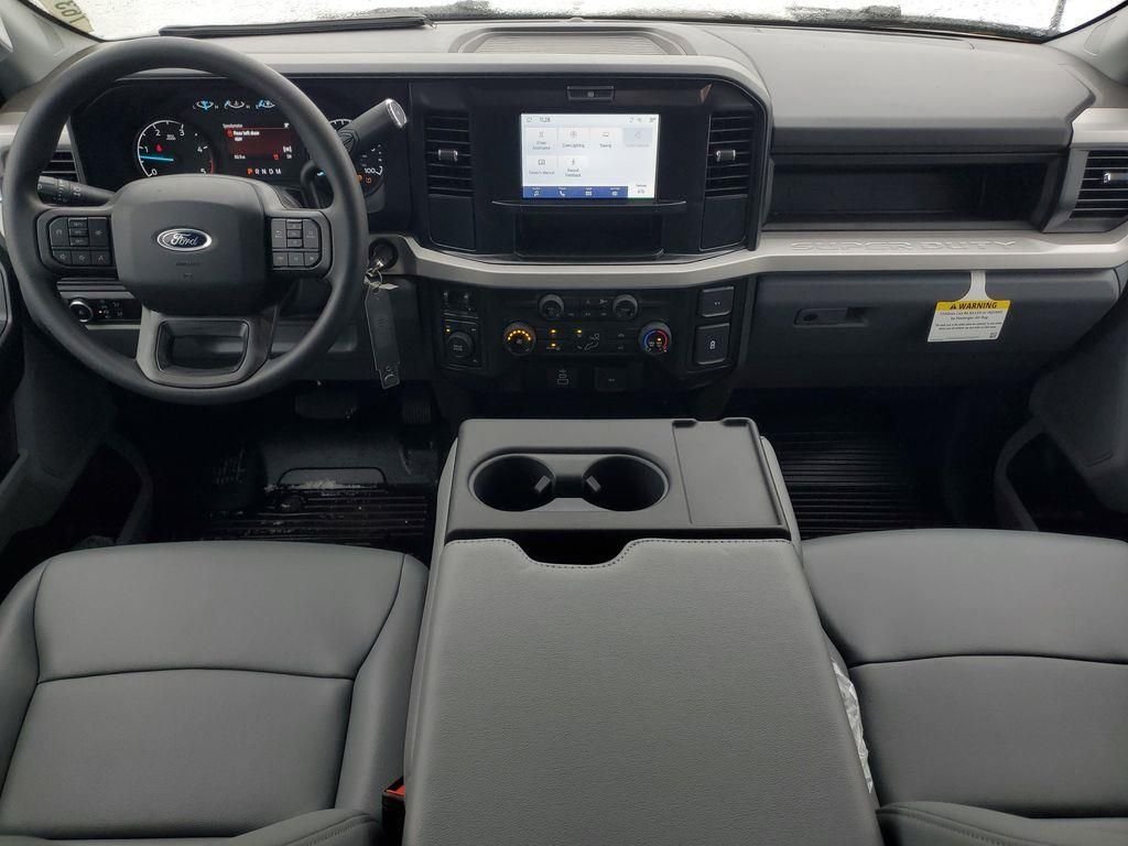 New 2025 Oxford White Ford F-350® XL image 31