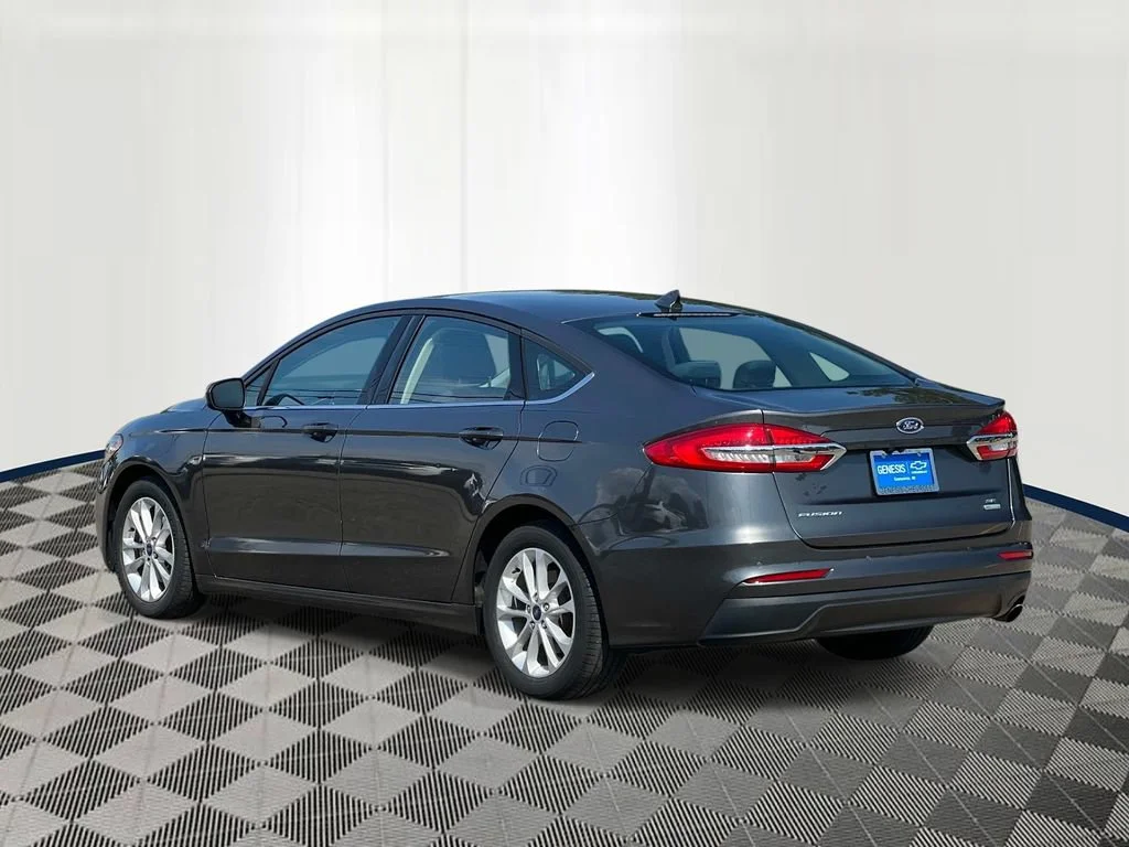 Used 2020 Gray Ford SE image 3