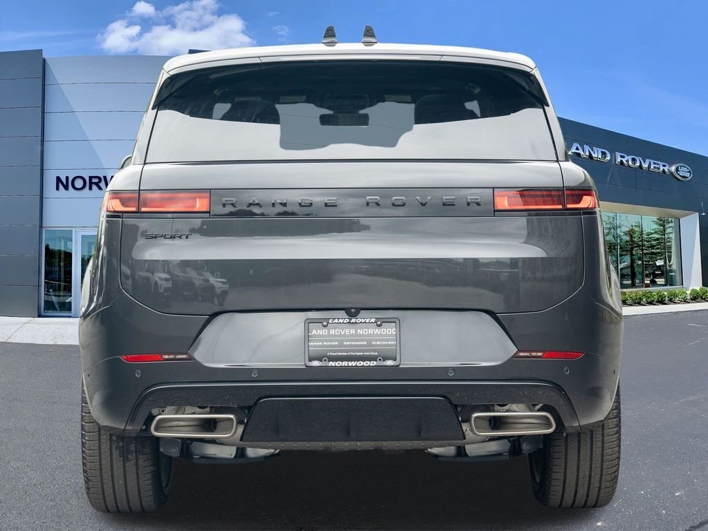 New 2026 Carpathian Grey LAND ROVER Dynamic SE image 5