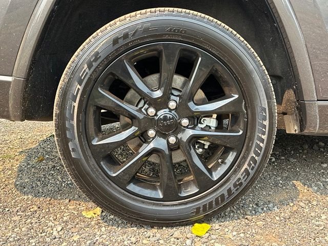 Used 2021 Granite Crystal Metallic Clearcoat Jeep Laredo X image 36