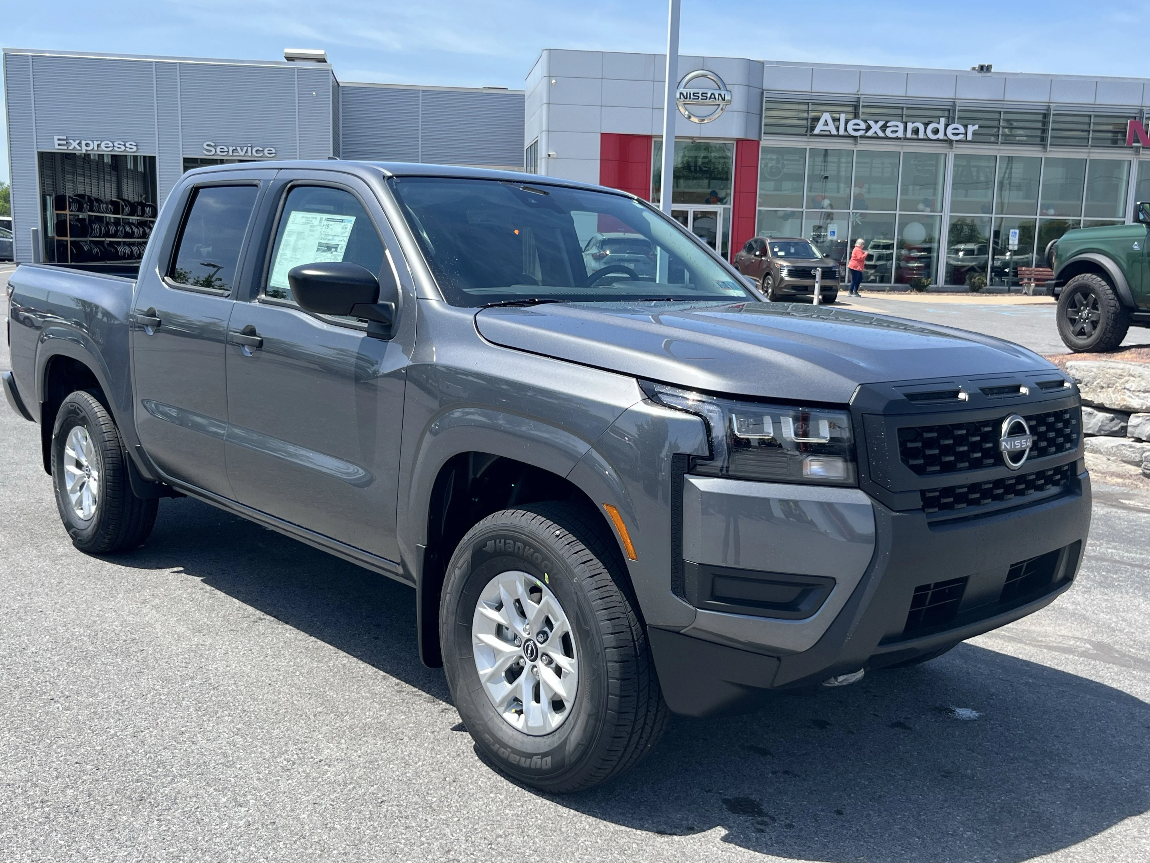 2026 Nissan Frontier S Crew Cab 4x4's photo