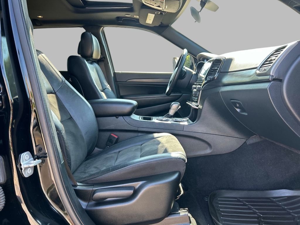 Used 2021 Black Jeep Laredo X image 17