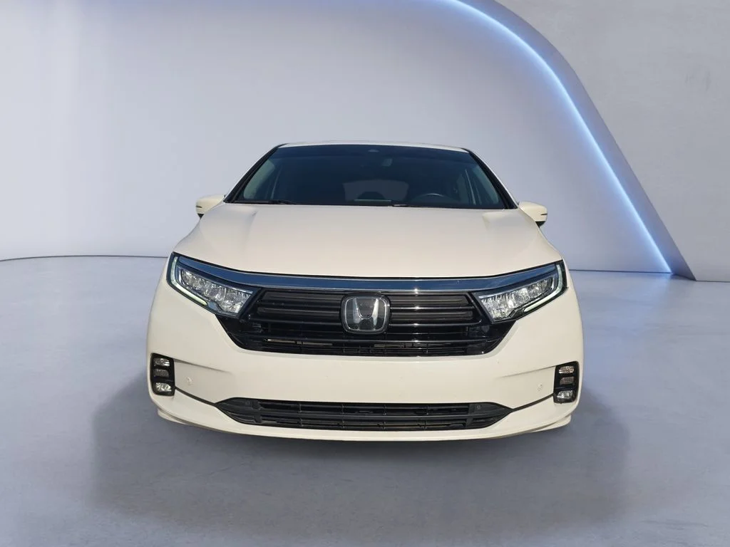 Used 2023 Platinum White Pearl Honda Touring image 9