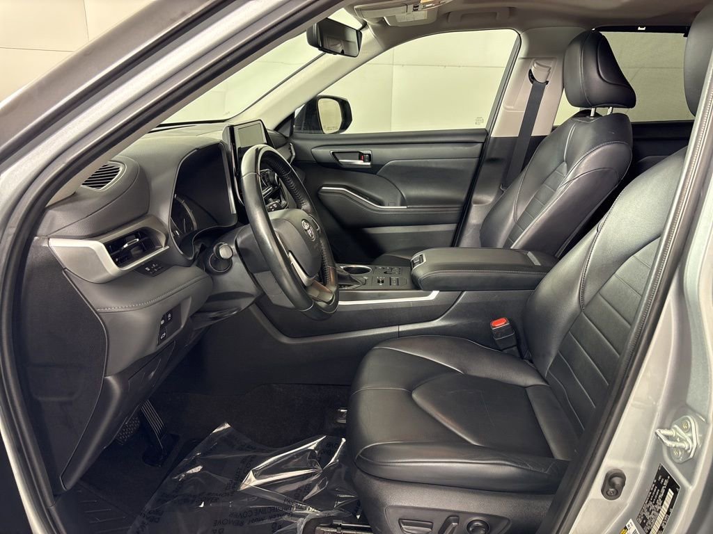 Used 2023 Silver Toyota L image 28