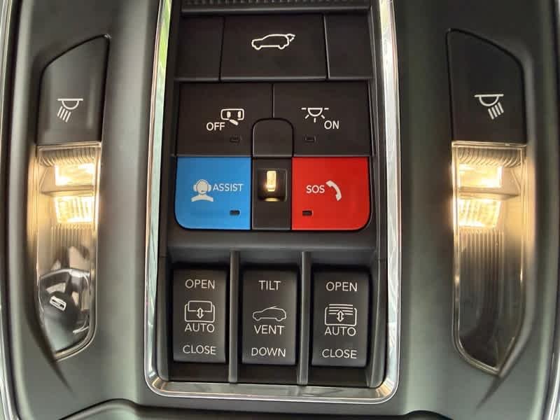 Used 2023 Baltic Gray Metallic Clearcoat Jeep  image 24