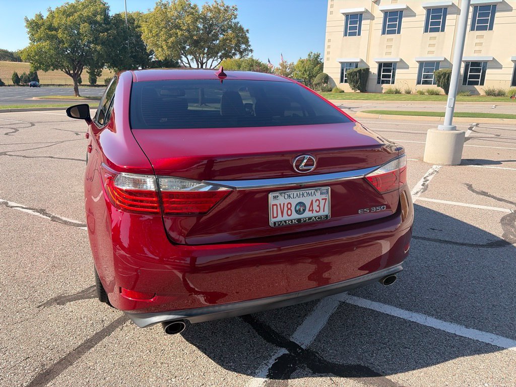 Used 2013  Lexus 350 image 30